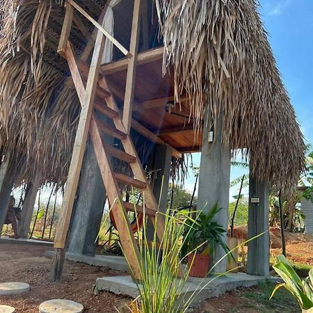Sasy Tipis Hotel Santa Catalina Exterior photo